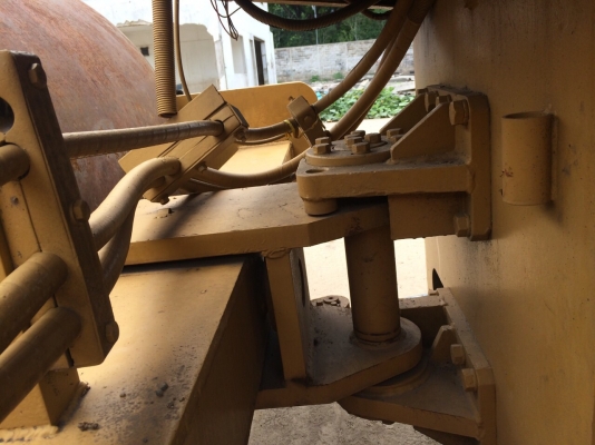 ขายด่วนรถบด3ล้อเหล็ก SAKAI R2 ตรวจเช็คพร้อมใช้