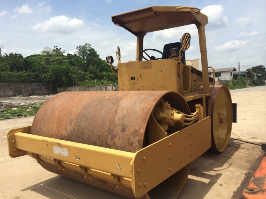 ขายด่วนรถบด3ล้อเหล็ก SAKAI R2 ตรวจเช็คพร้อมใช้