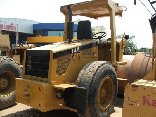 ขายด่วนรถบด3ล้อเหล็ก SAKAI R2 ตรวจเช็คพร้อมใช้