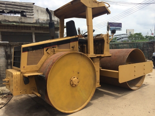 ขายด่วนรถบด3ล้อเหล็ก SAKAI R2 ตรวจเช็คพร้อมใช้