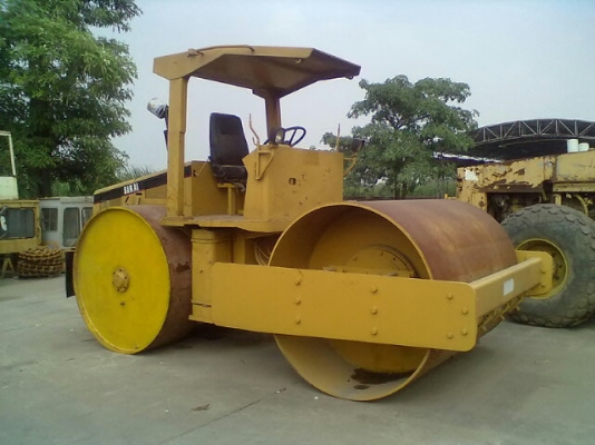 ขายด่วนรถบด3ล้อเหล็ก SAKAI R2 ตรวจเช็คพร้อมใช้