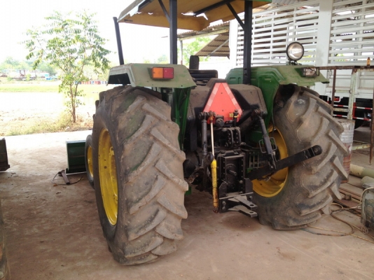 ขายรถไถจอร์นเดียรุ่่น 6603 121 แรงม้าขับเคลื่อน 4 ล้อสภาพใหม่ไม่ค่อยใช้สภาพดีมากครับ