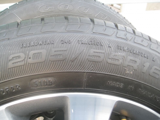 ขายล้อแม็ก honda civic 16"x6.5" 5 รู114 et45 +ยางธันวาปี09 (081-3747940)