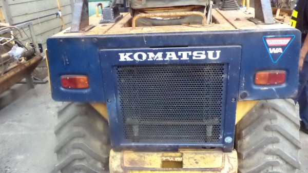 WA40-2-4315รถตักKOMATSUตอนนี้รถจอดที่(CSนวนคร)ครับ