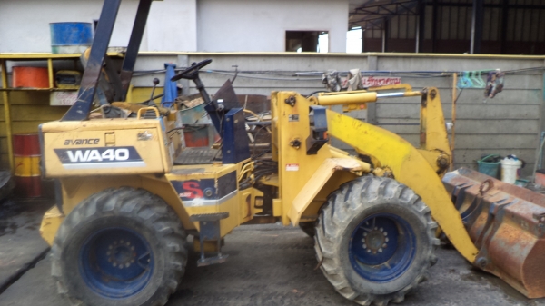WA40-2-4315รถตักKOMATSUตอนนี้รถจอดที่(CSนวนคร)ครับ