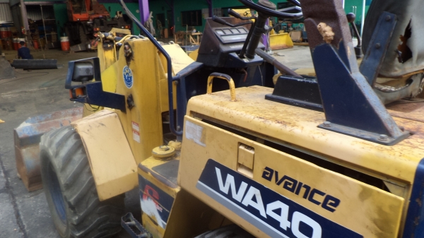 WA40-2-4315รถตักKOMATSUตอนนี้รถจอดที่(CSนวนคร)ครับ