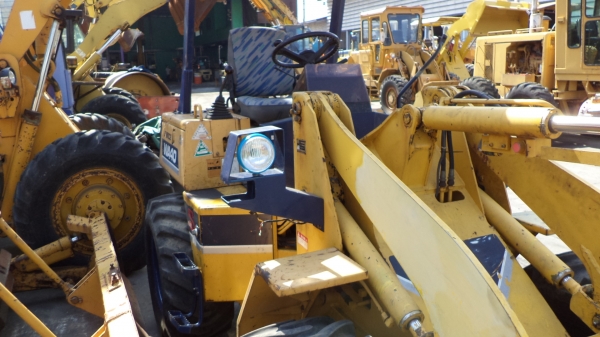 WA40-2-4315รถตักKOMATSUตอนนี้รถจอดที่(CSนวนคร)ครับ