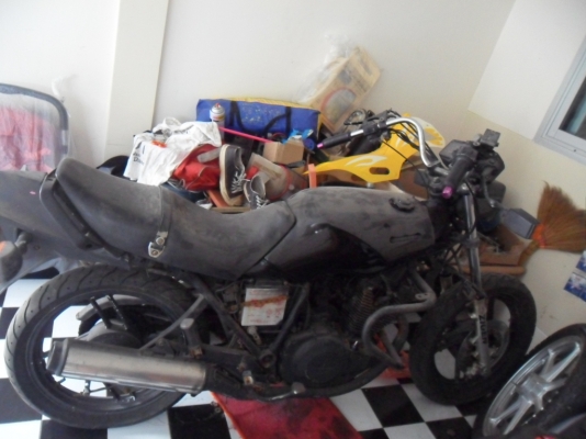 ขายxs250 รถจอดนานครับมีสำเนาทะเบียนให้ครับเป็นชื่อผมเองเพิ่งต่อมา