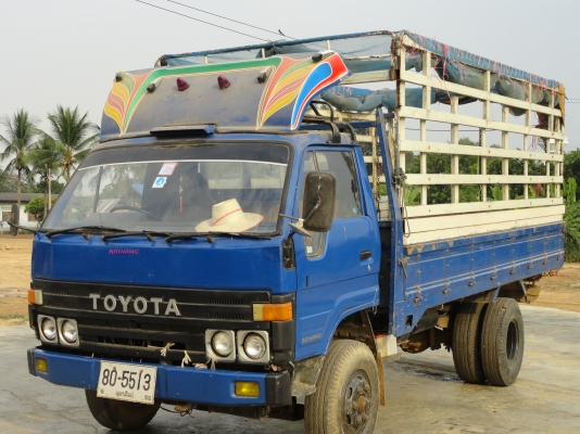 ขายรถหกล้อ DYNA350 เครื่อง13ฺB เครื่องดี รถพร้อมใช้งาน