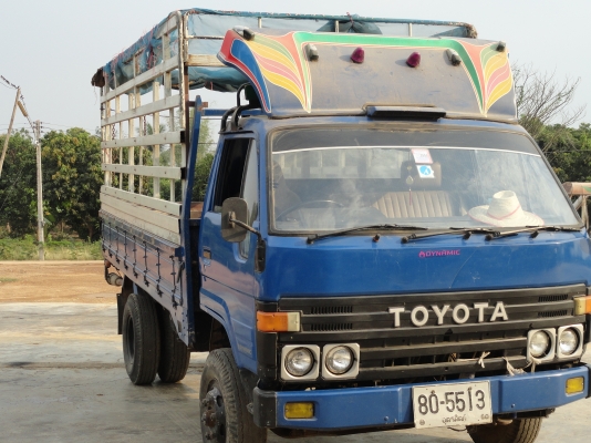 ขายรถหกล้อ DYNA350 เครื่อง13ฺB เครื่องดี รถพร้อมใช้งาน