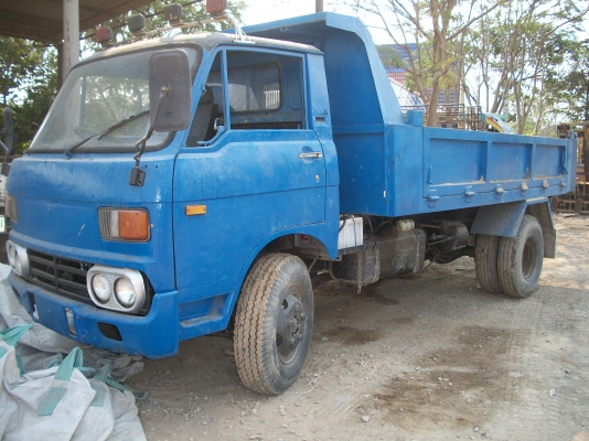 ขายหกล้อดั๊ม