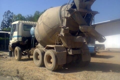 10ล้อโม่ปูนHINO(รถนอก)โม่ขนาด5 คิวเครื่องยตร์ HO7C