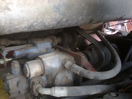 ขายรถเกี่ยวนวดข้าว รุ่น ไวไฟ2002