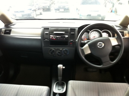 ขาย Nissan tida latio สีดำ