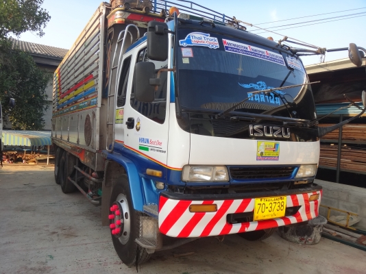 ขายด่วนรถบรรทุกสิบล้อเพลาเดียว  ISUZU  DEGA  195  ปี  47