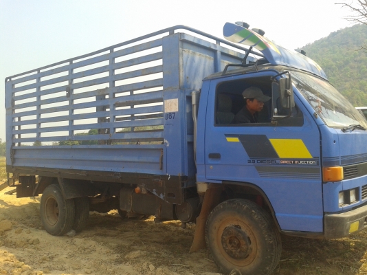 ขาย 6 ล้อ ISUZU NPR 115 รถห้างแท้100\%  เกียร์สั้นแท้ ปี36