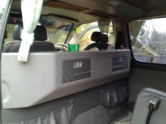 ขายรถตู้  TOYOTA HIACE COMMUTER หลังคาเตี้ย ปี42