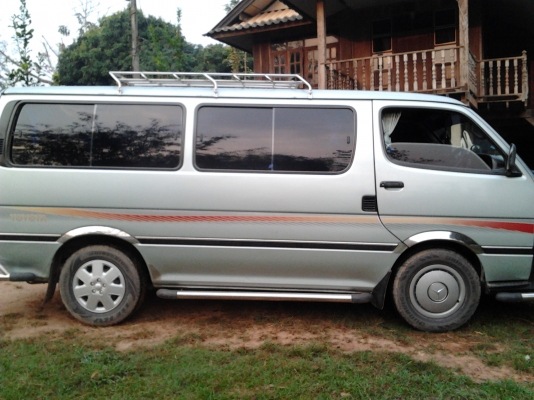 ขายรถตู้  TOYOTA HIACE COMMUTER หลังคาเตี้ย ปี42