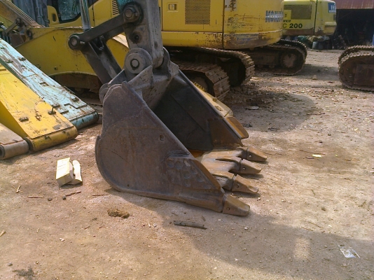 รถขุด200-6 YN09 พร้อมใช้ เอกสารใบอินวอยล์