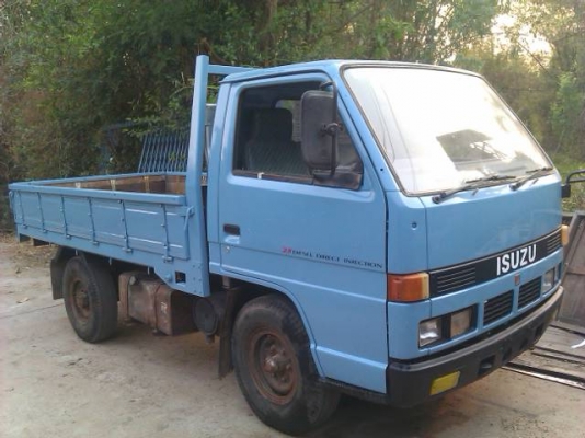 isuzu  nkr  4  ล้อ  88