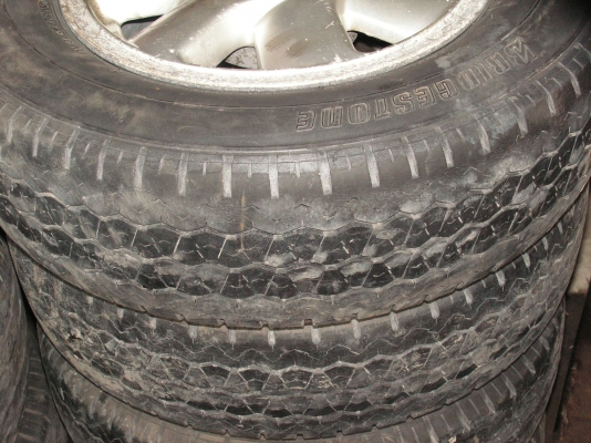 ล้อพร้อมยางของไมตี้ขอบ15