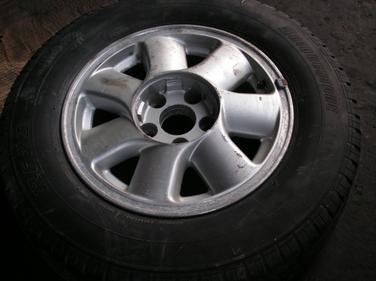 ล้อพร้อมยางของไมตี้ขอบ15