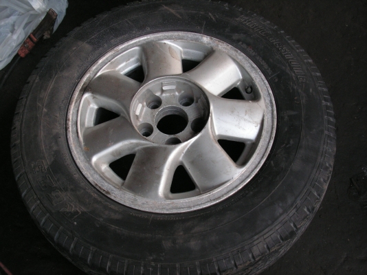 ล้อพร้อมยางของไมตี้ขอบ15