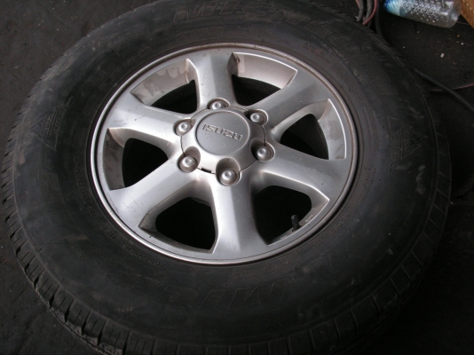 ล้อพร้อมยางขอบ16(พี่ที่อยู่เกษตรรับไปดูแลต่อแล้วครับ)