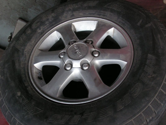 ล้อพร้อมยางขอบ16(พี่ที่อยู่เกษตรรับไปดูแลต่อแล้วครับ)