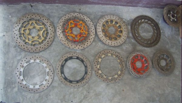 ขาย จานเบรคหน้า หลายรุ่น ครับ