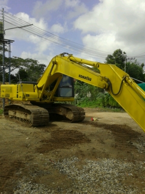 KOMATSU PC200-6  ช่วงล่างเต็ม  ระบบไฟครบ  เอกสารพร้อมค่ะ