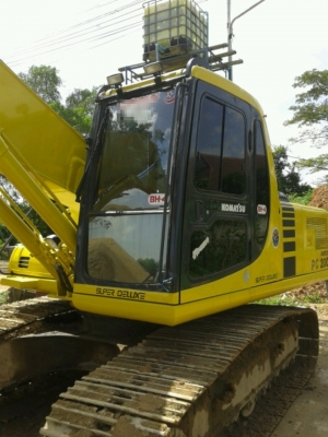 KOMATSU PC200-6  ช่วงล่างเต็ม  ระบบไฟครบ  เอกสารพร้อมค่ะ