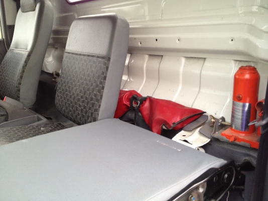 ขาย 6 ล้อ ISUZU NPR 130 ติดเครน 3 ตัน 3 ปลอก ขาย 6 ล้อ ISUZU NPR 130 ติดเครน 3 ตัน 3 ปลอก