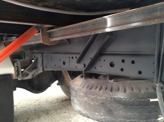 ขาย 6 ล้อ ISUZU NPR 130 ติดเครน 3 ตัน 3 ปลอก ขาย 6 ล้อ ISUZU NPR 130 ติดเครน 3 ตัน 3 ปลอก