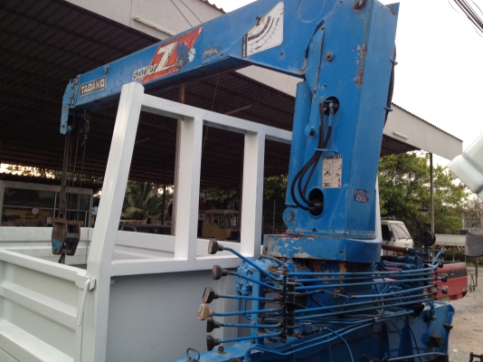 ขาย 6 ล้อ ISUZU NPR 130 ติดเครน 3 ตัน 3 ปลอก ขาย 6 ล้อ ISUZU NPR 130 ติดเครน 3 ตัน 3 ปลอก