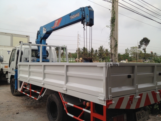 ขาย 6 ล้อ ISUZU NPR 130 ติดเครน 3 ตัน 3 ปลอก ขาย 6 ล้อ ISUZU NPR 130 ติดเครน 3 ตัน 3 ปลอก