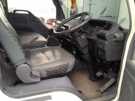 ขาย 6 ล้อ ISUZU NPR 130 ติดเครน 3 ตัน 3 ปลอก ขาย 6 ล้อ ISUZU NPR 130 ติดเครน 3 ตัน 3 ปลอก