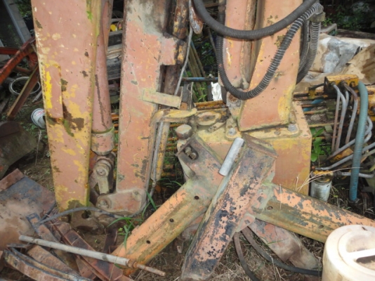 HEAB 3  ตัน สามท่อน  ยังใช้งานได้  พร้อมขายค่ะ