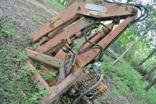 HEAB 3  ตัน สามท่อน  ยังใช้งานได้  พร้อมขายค่ะ