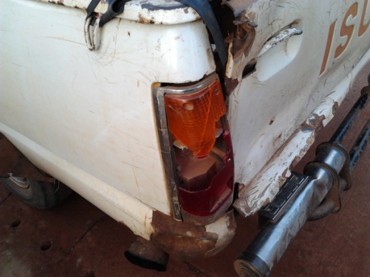 ***ขายแล้วครับขอบคุณ Truck2hand ขาย กระบะตอนเดียว ISUZU KB ปี25 เครื่องดีเซล กรองเหล็ก แห้งๆ ไม่หลวม ช่วงล่างปึ๊ก คัสซีดี ล้อแม็ก ยางพอใช้  ภายในดี หัวเก๋งดี เบาะมีขาด กระบะพื้นตีนเป็ด มีผุบ้าง สีดีมีกระเทาะ บ้าง ไฟหลังซ้ายต้องเก็บ รวมๆสภาพดี พร้อมใช้ พร้