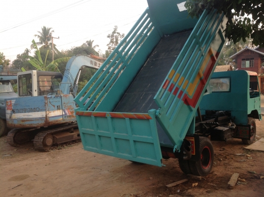 ขาย อีแต๋น 6 ล้อดั้ม พร้อมใช้งาน เครื่อง อีซุ85 กระบอกดั้ม 4 ตัน