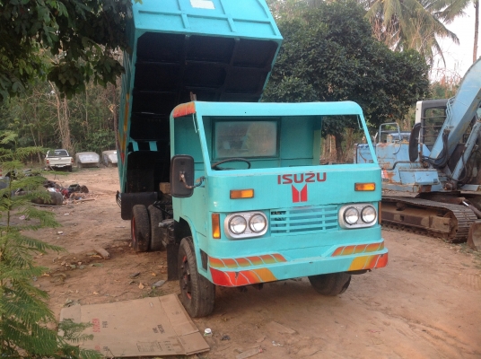 ขาย อีแต๋น 6 ล้อดั้ม พร้อมใช้งาน เครื่อง อีซุ85 กระบอกดั้ม 4 ตัน