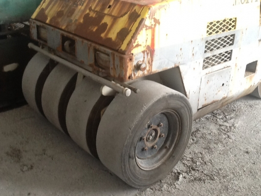 รถบดล้อยางkomutsu jw30 สภาพดีเก่าญี่ปุ่น ราคาไม่แพงต่อรองได้ครับ รถบดล้อยางkomutsu jw30 สภาพดีเก่าญี่ปุ่น ราคาไม่แพงต่อรองได้ครับ