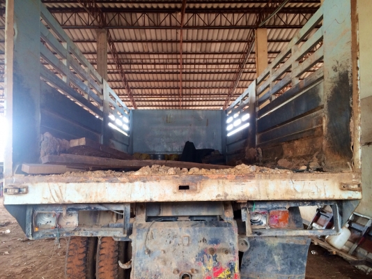 ขายด่วน. รถสิบล้อสองเพลาดั้มพ์.  Hino. Fm. 2k.  สภาพดีมากพร้อมใช้งาน. เอกสารพร้อม.