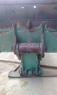 อาร์ม  บุ้งกี๋   KOBELCO SK200