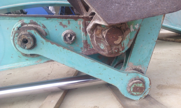 อาร์ม  บุ้งกี๋   KOBELCO SK200