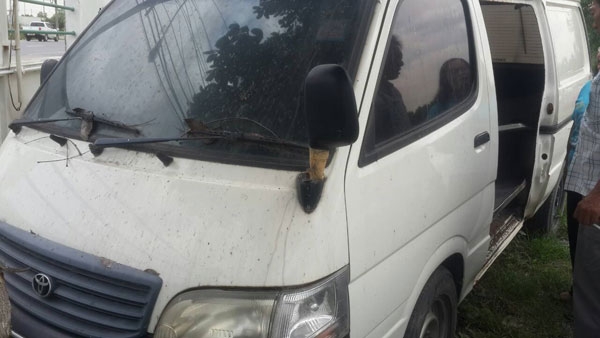 ขายรถตู้ TOYOTA HIACE ตู้ทึบ ปี 2003 ขายตามสภาพ  มีทะเบียนครบ  ต้องการขายราคาถูก