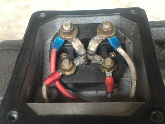 มอเตอร์กระแสตรง DC ขนาด 1 แรงม้า ยี่ห้อ YASKAWA ผลิตญี่ปุ่น ใช้ไฟได้ตั้งแต่ 12-144 V .