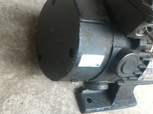 มอเตอร์กระแสตรง DC ขนาด 1 แรงม้า ยี่ห้อ YASKAWA ผลิตญี่ปุ่น ใช้ไฟได้ตั้งแต่ 12-144 V .