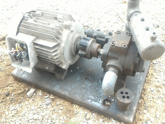 มอเตอร์พร้อม Trochoid Pump ของ NIPPON ญี่ปุ่น ท่อเข้าออก 1 นิ้ว